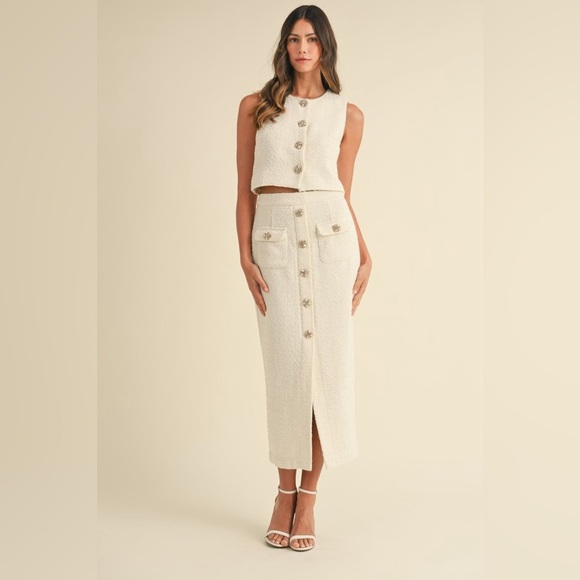 54. Sleeveless Tweed Top and Skirt Set with Jeweled Buttons in Cream - Picture 4 of 11